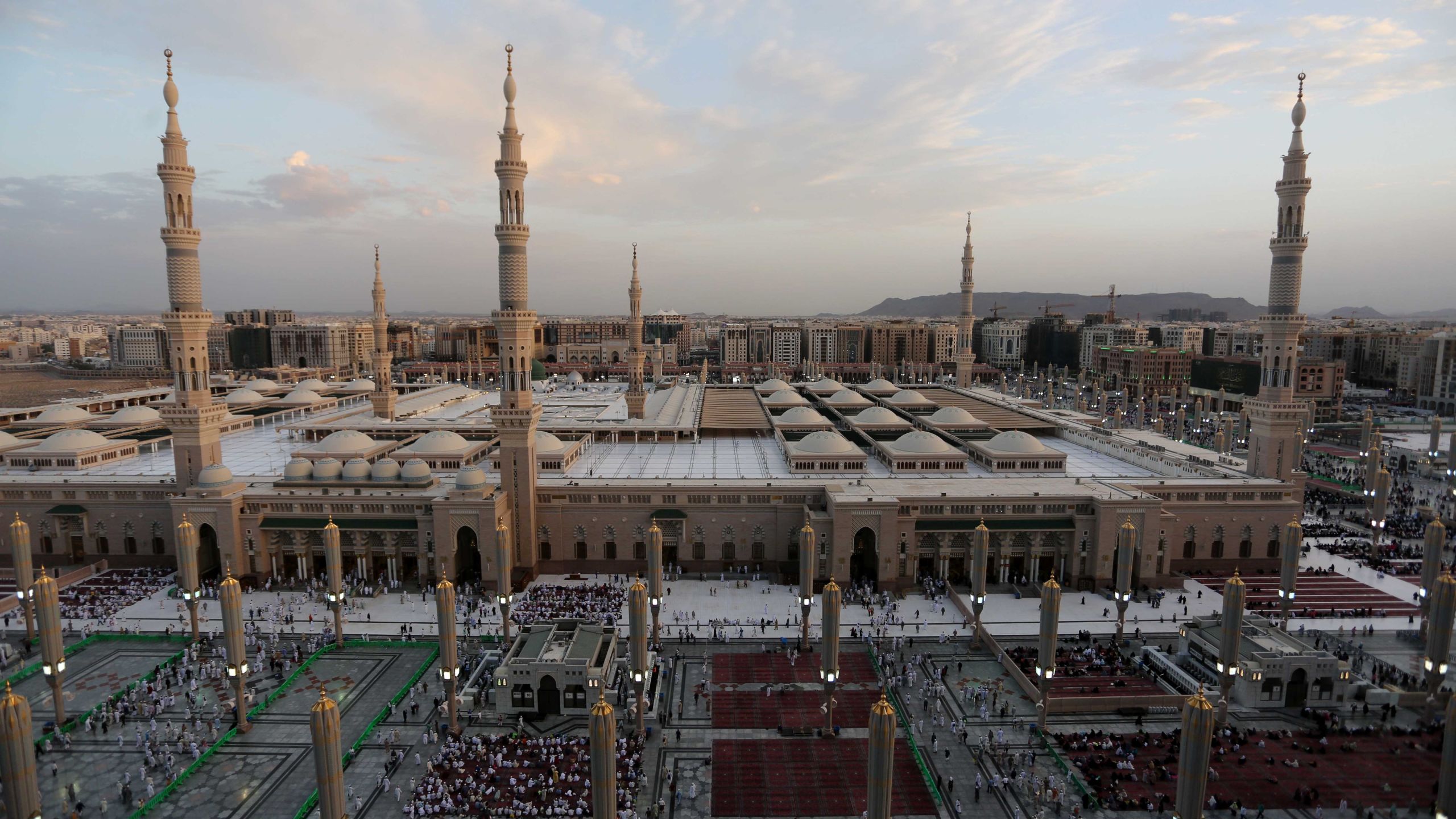 La Mosquee De Medine
