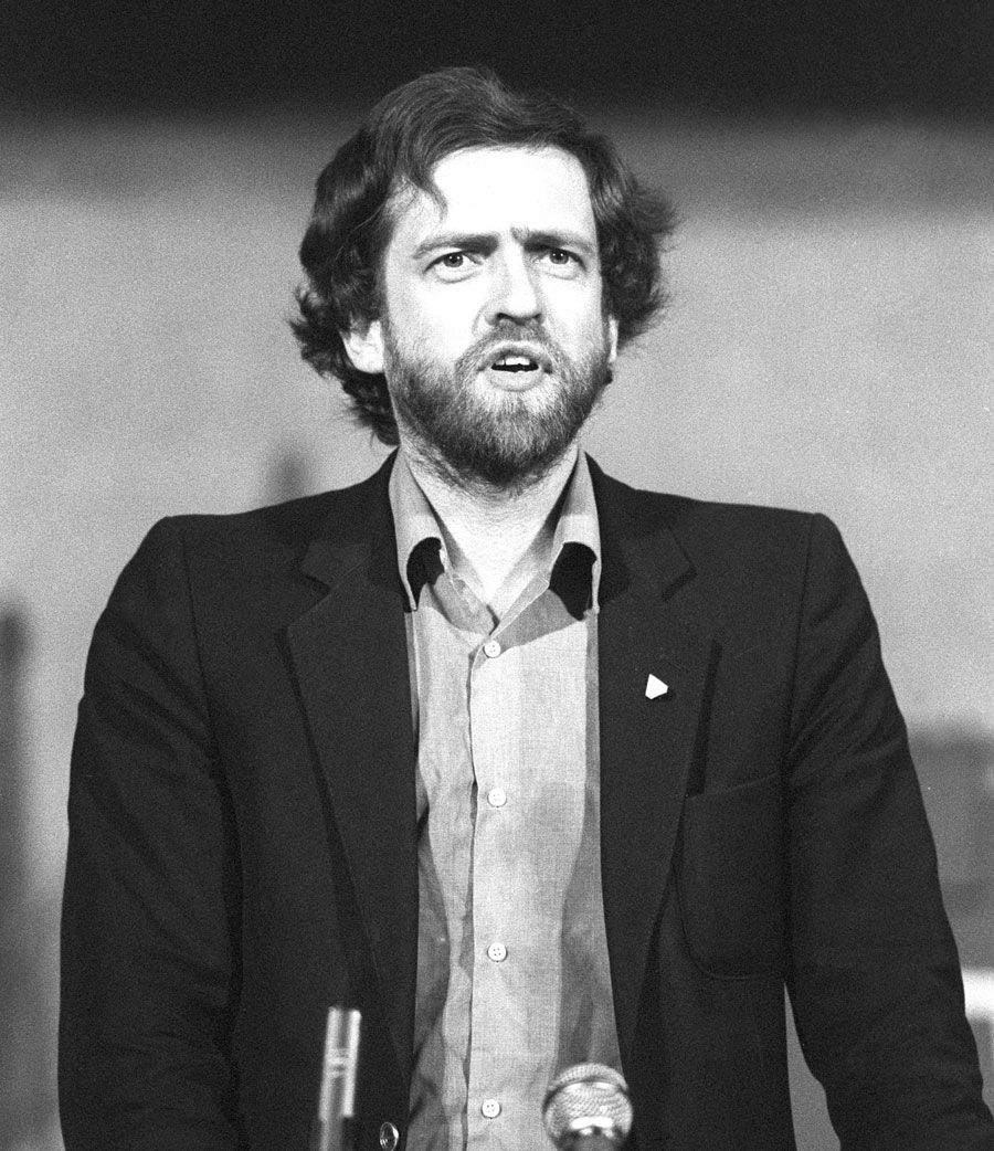  جيريمي كوربين في عام 1984، عندما كان العضو المنتخب حديثا في دائرة شمال إيزلينغتون