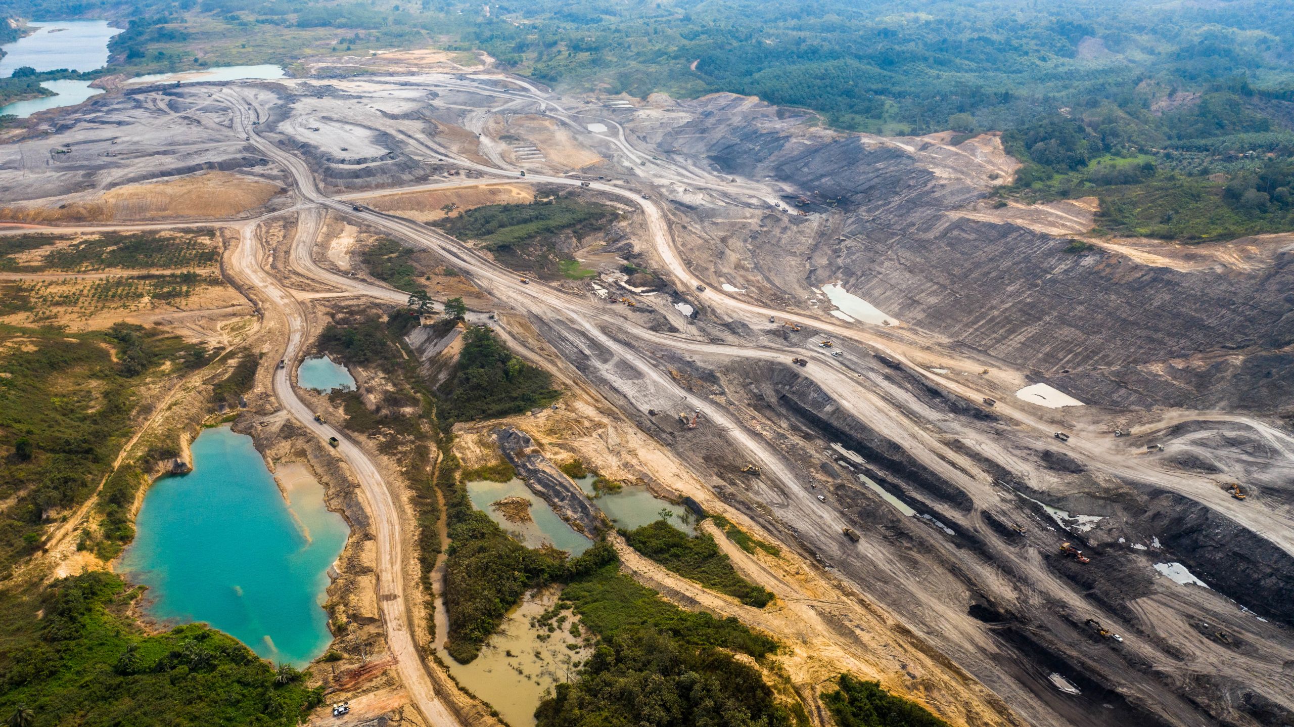 Kawasan bekas pertambangan yang belum direklamasi tersebar di berbagai wilayah Kalimantan Timur
