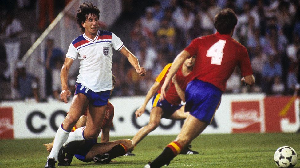 Paul Mariner playing against Spain in the 1982 World Cup