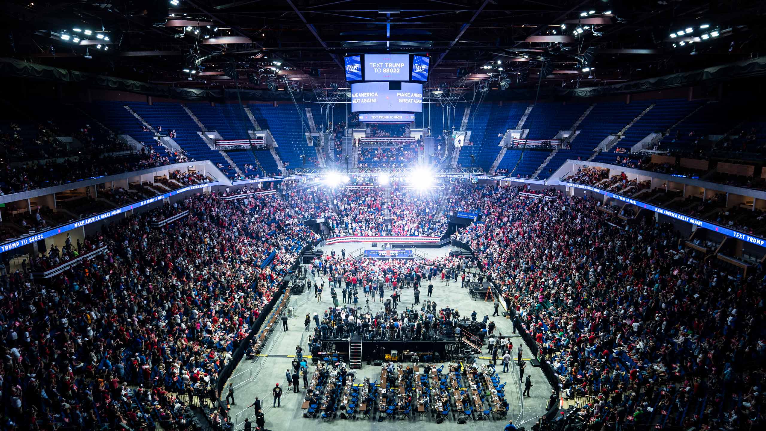 Wide view of the Trump crowd at the Bok Center