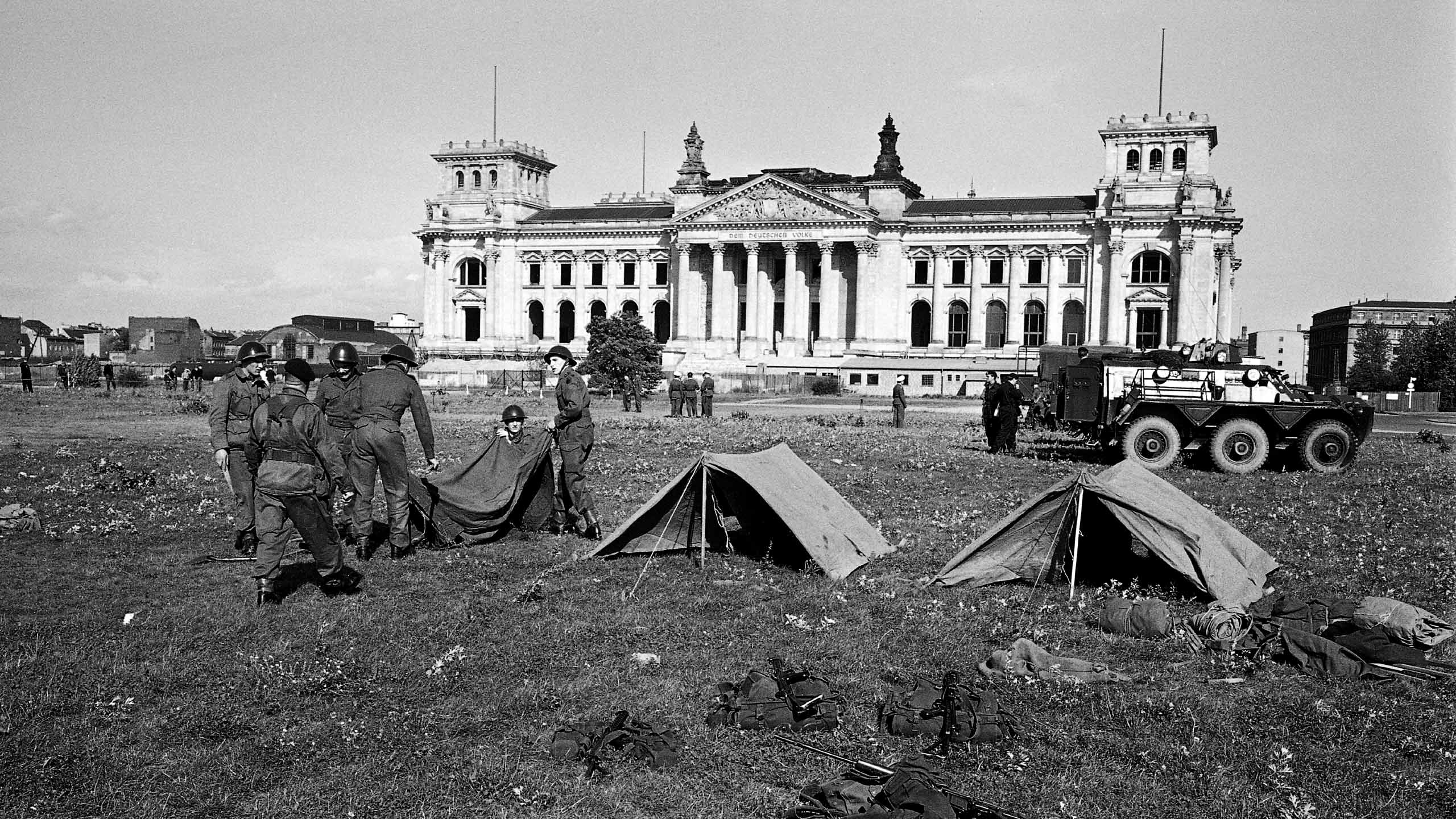 British Soldiers in front of the Reichstag, Berlin, 1961