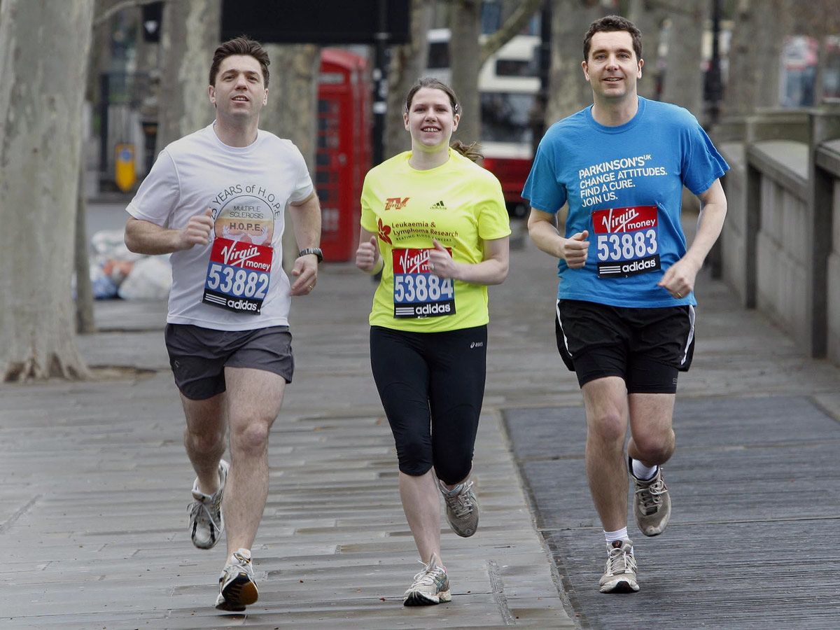 Jo Swinson with fellow MPs Stephen Crabb (l) and Edward Timpson (r) training for the 2011 London marathon