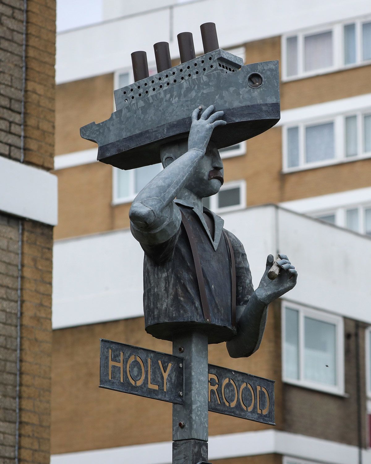 Memorial marker (shipyard worker) on the Holyrood Estate, Southampton