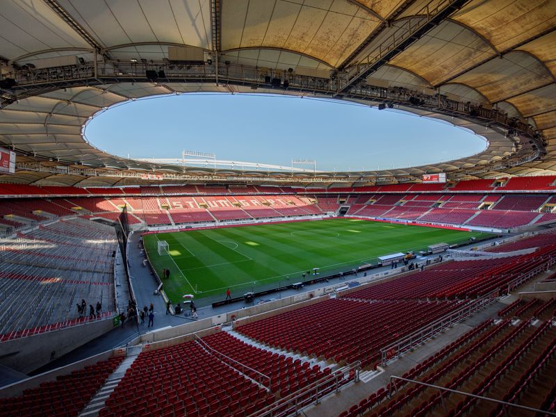 نمای داخلی ورزشگاه اشتوتگارت