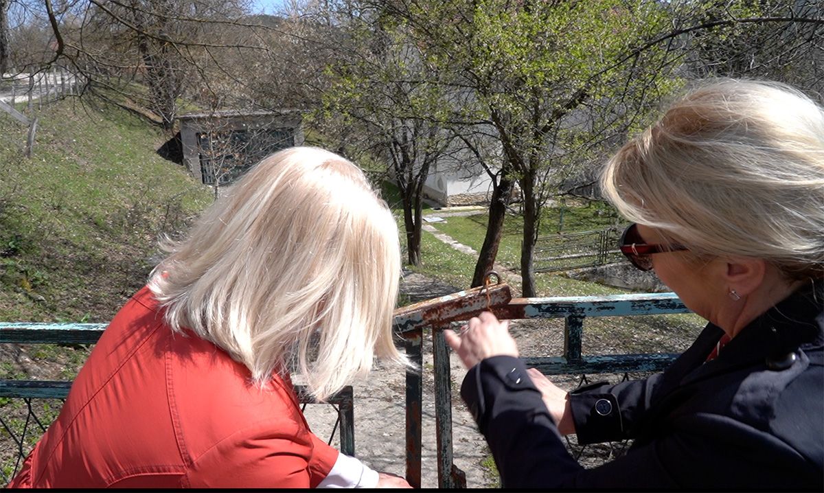 Midheta i Halida otvaraju kapiju dvorišta Karaman kuće