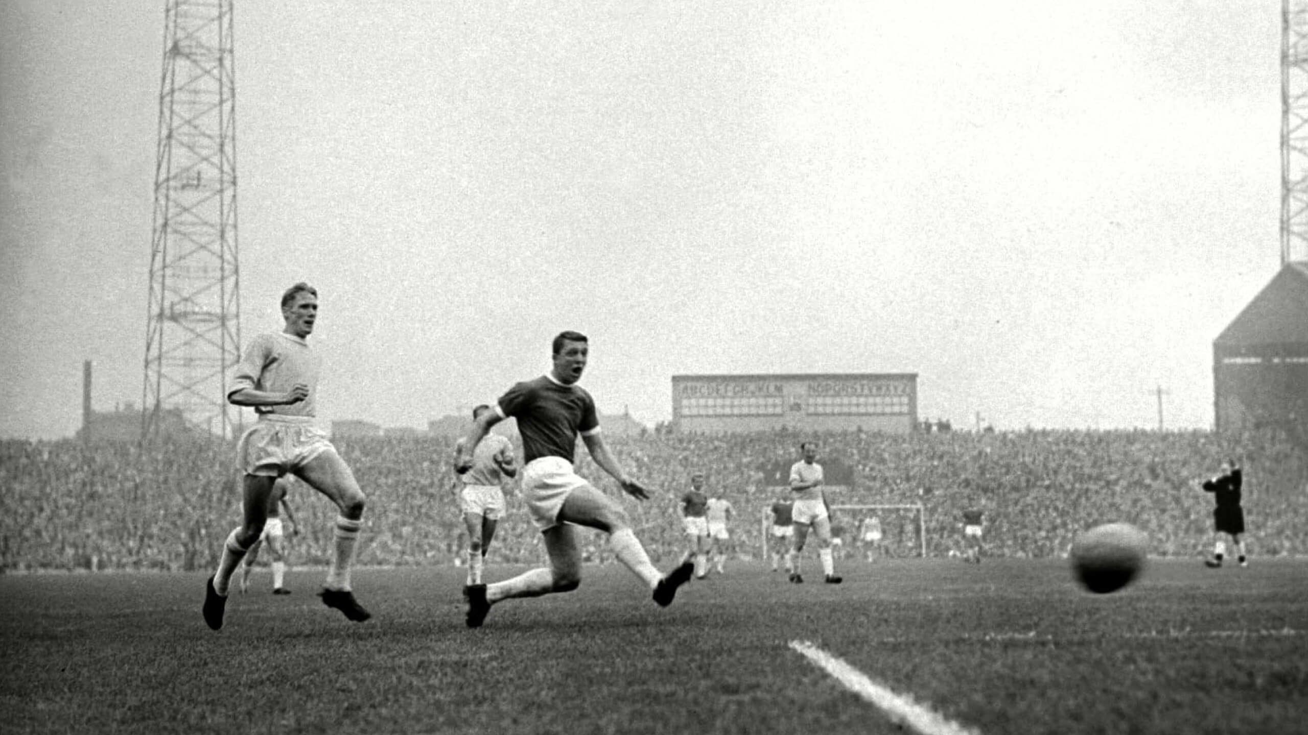 David Herd (Man Utd) shoots during Man Utd 3-2 Man City on 23rd September 1961