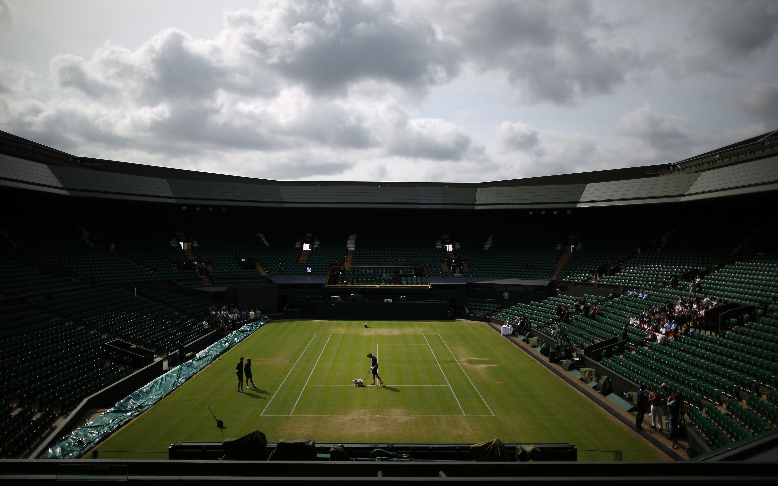 A wide shot of Centre Court on the morning of the 2013 men's final