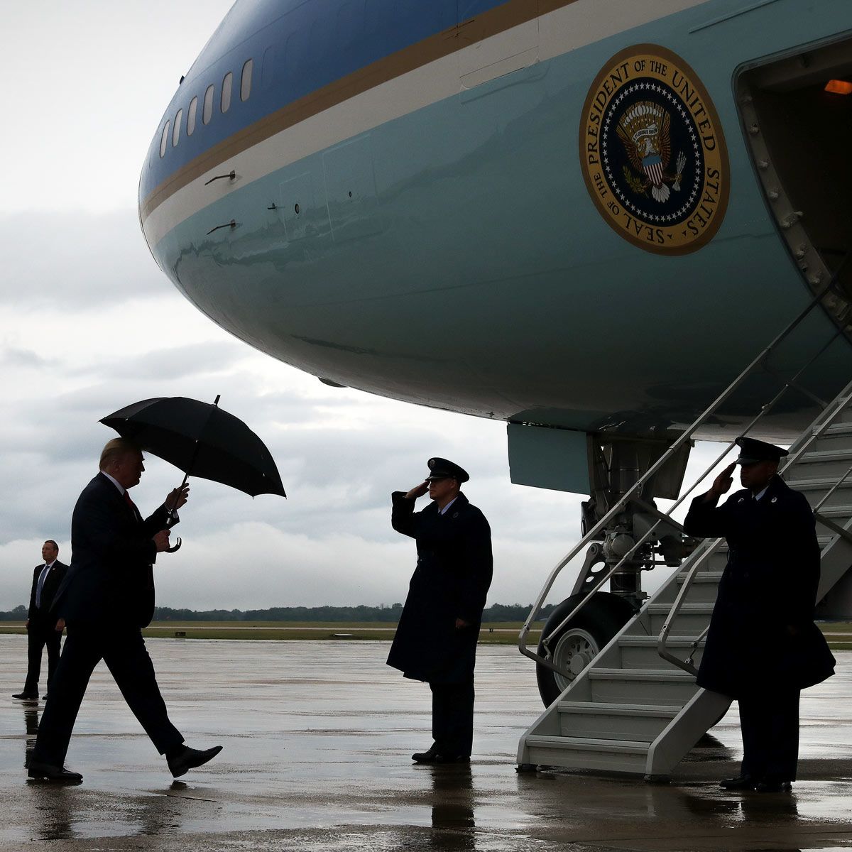President Trump boards Air Force One