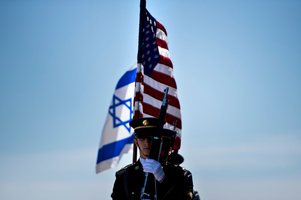 Banderas de Israel y Estados Unidos. 