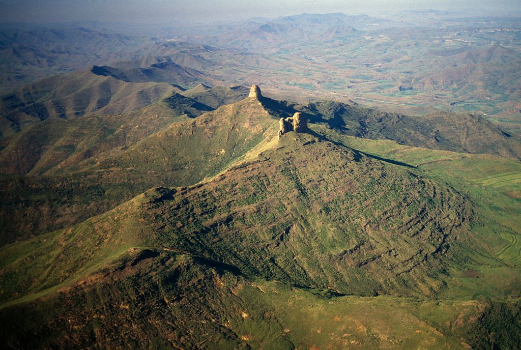 Mountain landscape near Semonkong