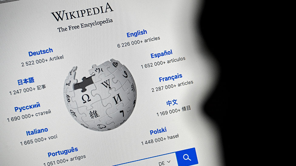 Wikipedia at 20: The encyclopedia in five articles