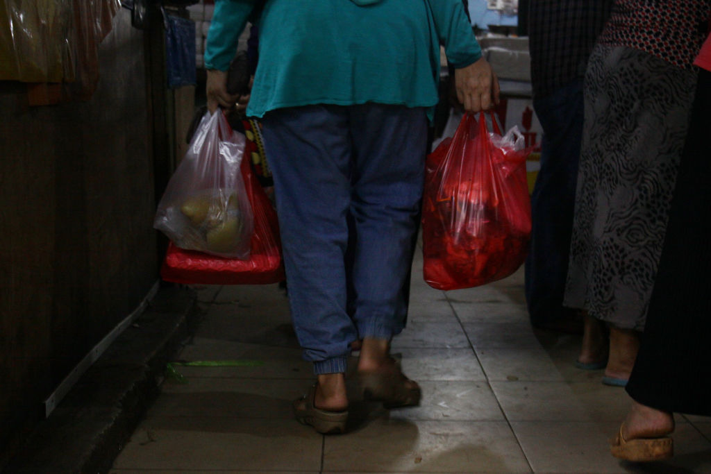 ปริมาณ การ ใช้ ถุง พลาสติก ใน ประเทศไทย ภาษาอังกฤษ