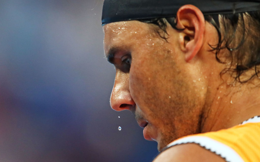 El tenista Rafael Nadal con sudor. 