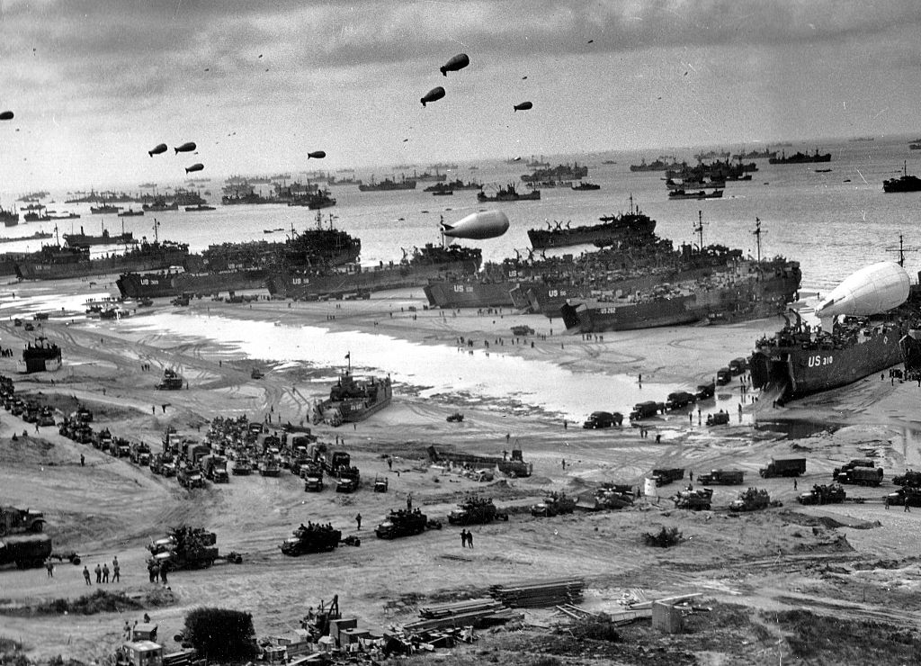 The Queen praises the ‘courage and sacrifice’ of D-Day