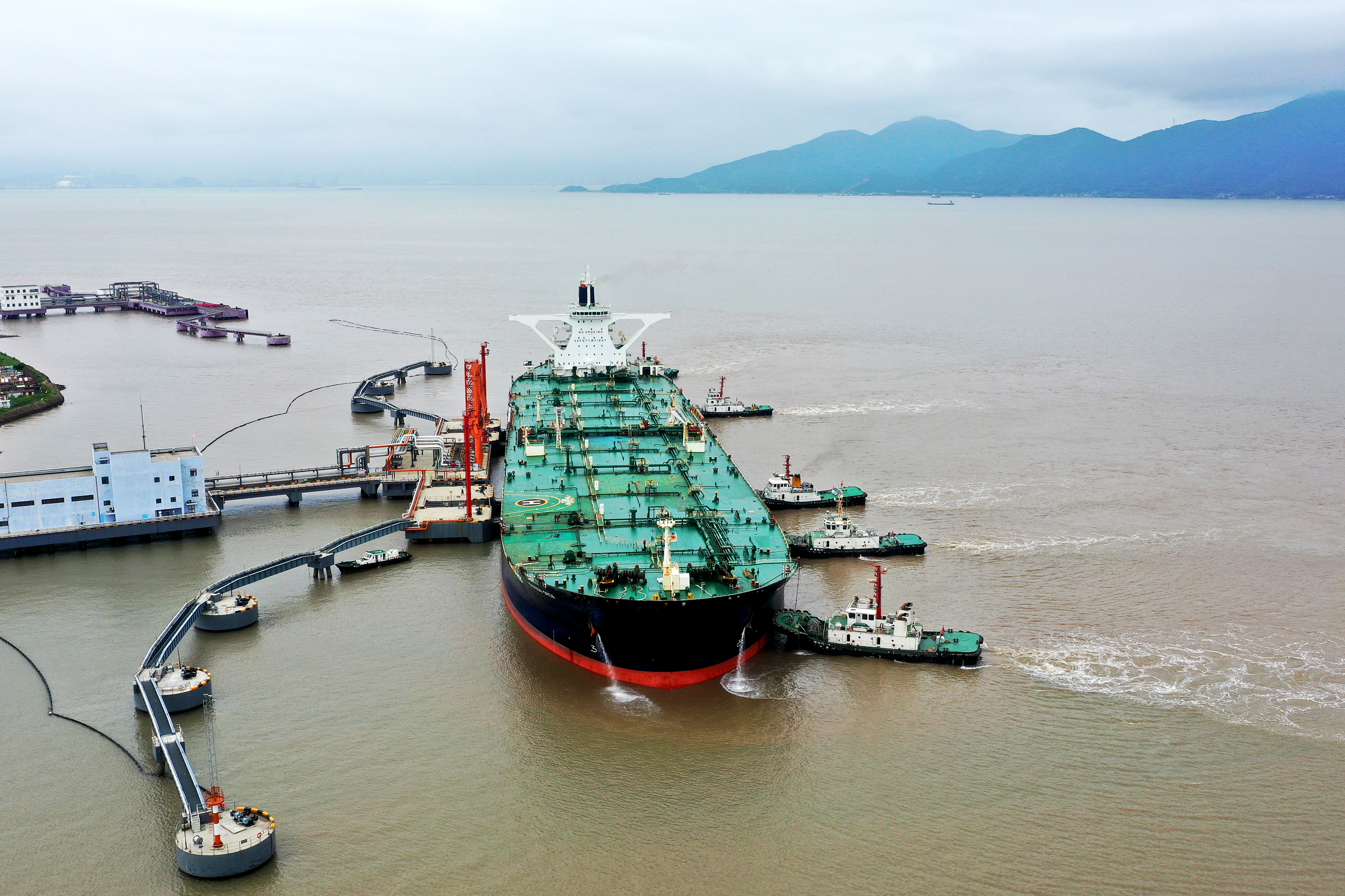 Tanker im Hafen in China.