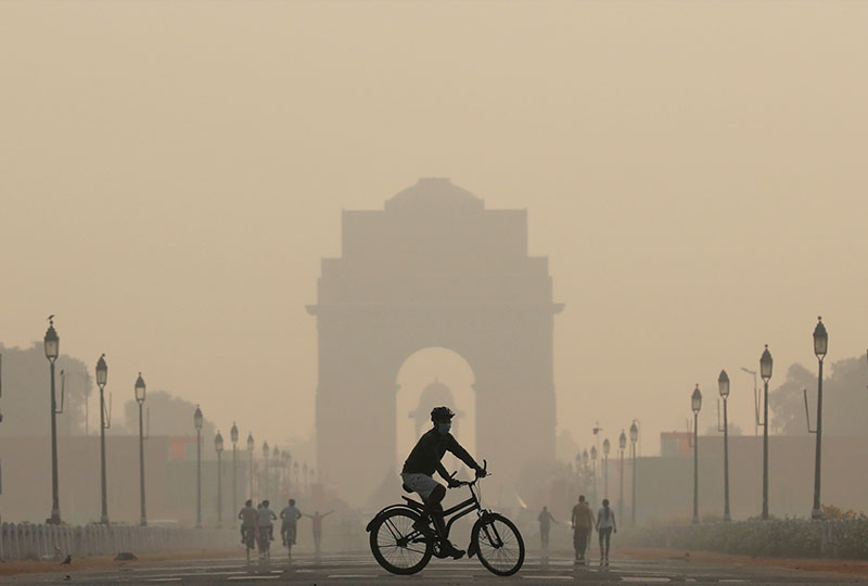 Air quality at India Gate in Delhi in smog, October 2019