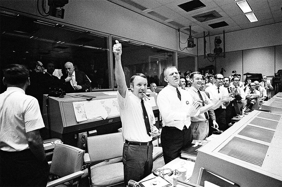 Nasa control room when Apollo 13 returns safely