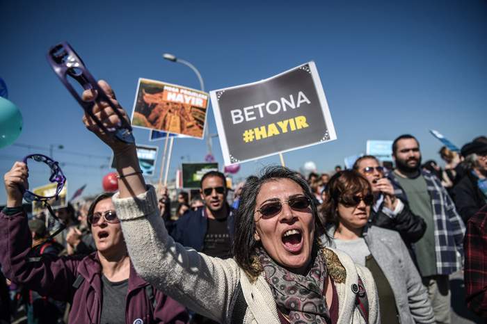 Opposition campaigners in Istanbul