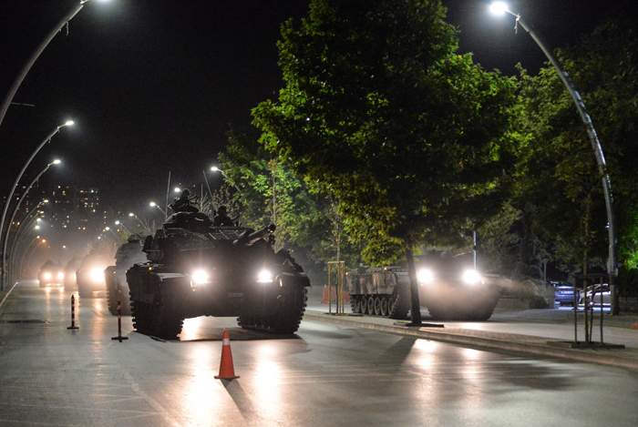 Tanks move through the streets of Ankara