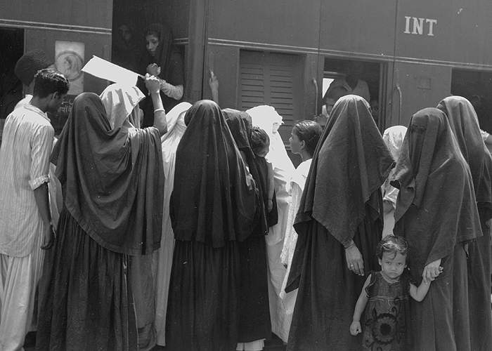 Refugees board an Indian train bound for Pakistan(Getty Images) &amp;nbsp;&amp;nbsp;