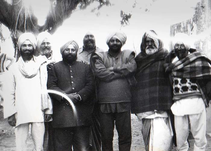 Sikh elders under the banyan tree in Gurbakhsh&#39;s village