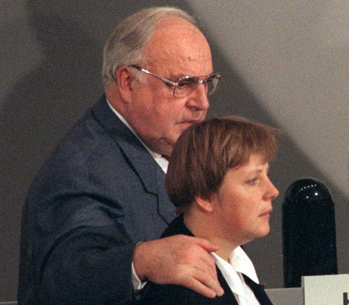 1994: Chancellor Helmut Kohl with Merkel