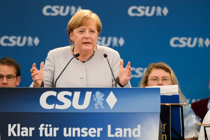 Merkel, Münih'te konuşuyor.