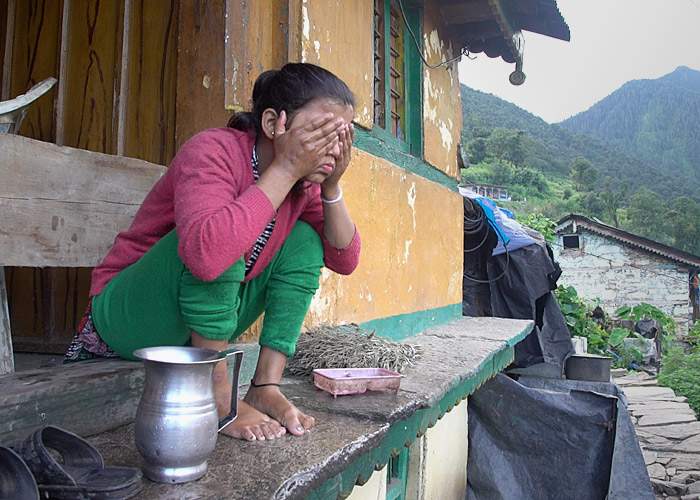 700-radhika-washes-her-face-mr_2awsfwj.j