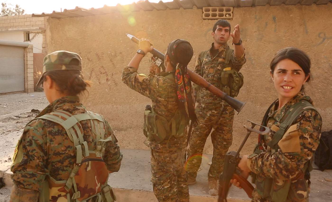 مسلحو قوات سوريا الديمقراطية