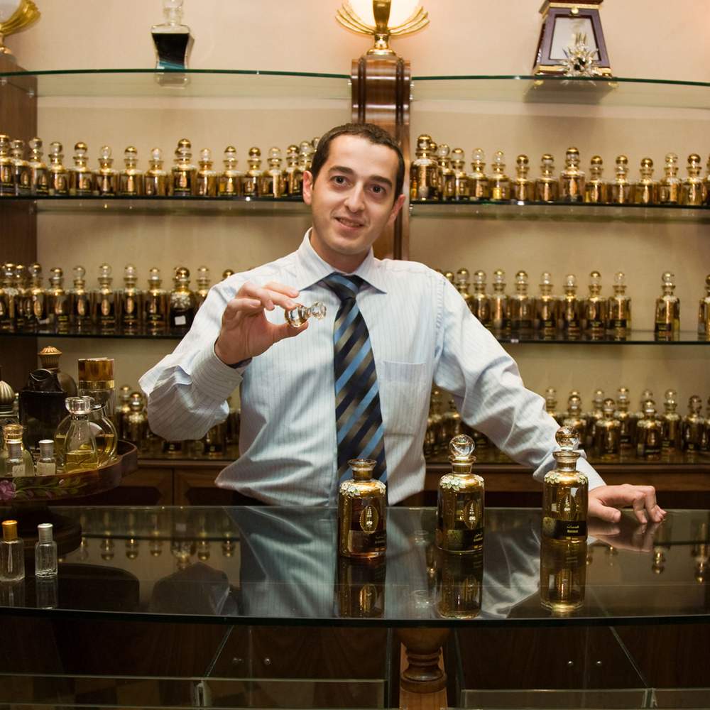 दुबईतील अत्तराचे दुकान 