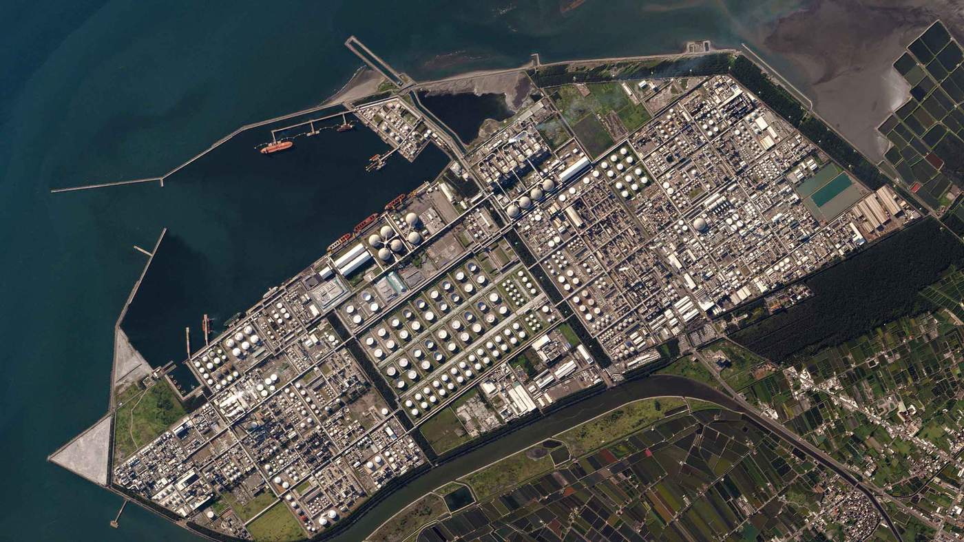 НПЗ в Майляо на Тайвані зі супутника Planet Labs (Попереднє фото: Сингапур)