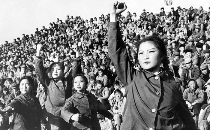 1966: Красная гвардия хунвейбинов во время Культурной революции в Китае