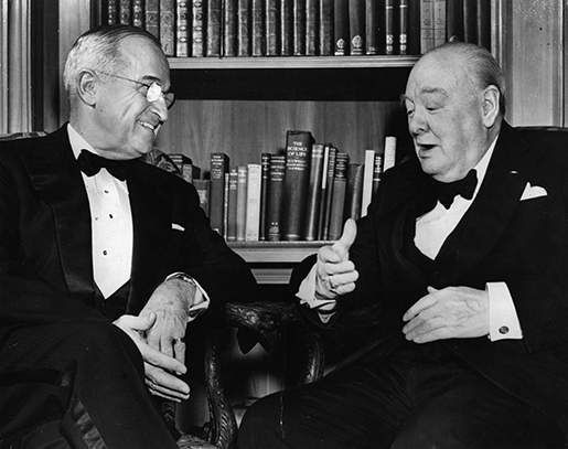 Гарри Трумэн занял пост президента США после внезапной смерти Рузвельта в 1945 году. Уинстон Черчилль был премьер-министром Великобритании в 1940—1945 и 1951—1955 годах