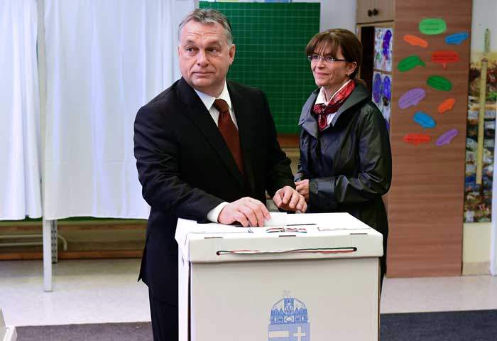 Orban with his wife Aniko Levai in 2016