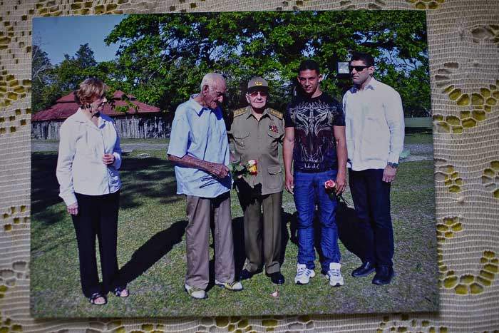 A Castro family photo featuring Mártin and Raúl