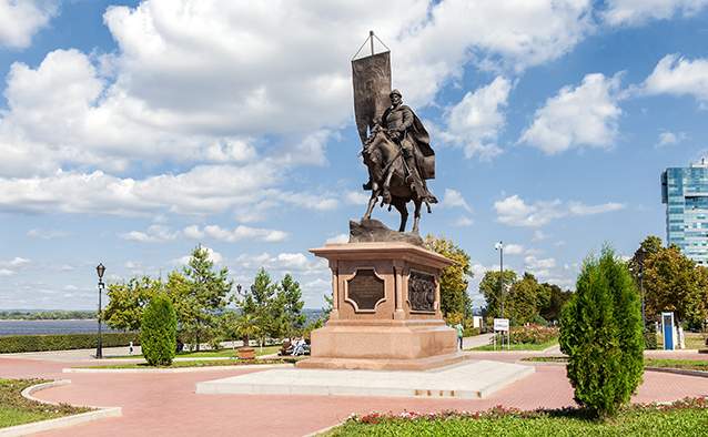 Памятник князю Григорию Засекину — первому воеводе города-крепости Самары