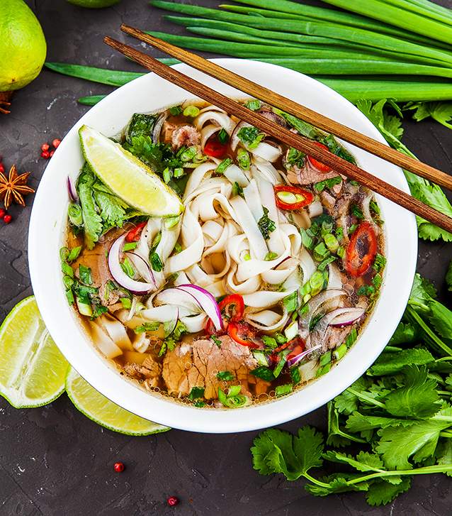 Традиционный вьетнамский суп фо бо Традиционный вьетнамский суп фо бо