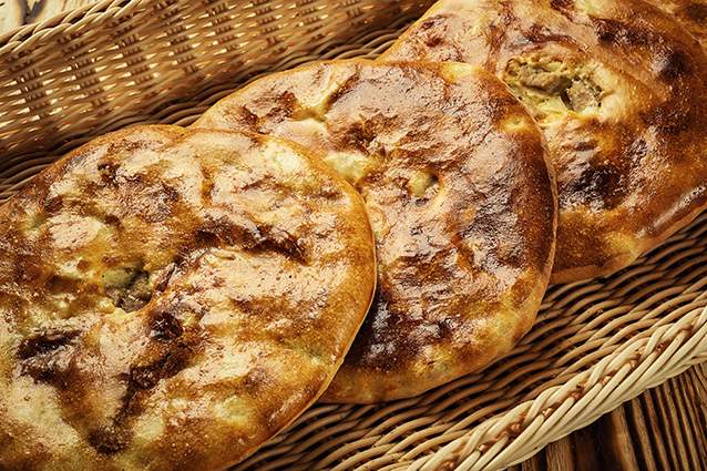 Кубдари — лепешка с мясом