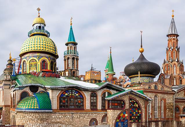 The mullti-coloured, multi-faith cathedral in Staroye Arakchino