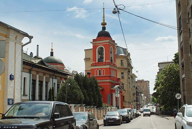 Bolshoi Afanasiyevsky Lane, close to the Arbat