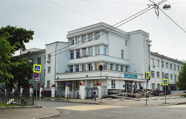 A classic Constructivist building, once a canteen and recreation centre and now a hospital, close to Sportivnaya metro