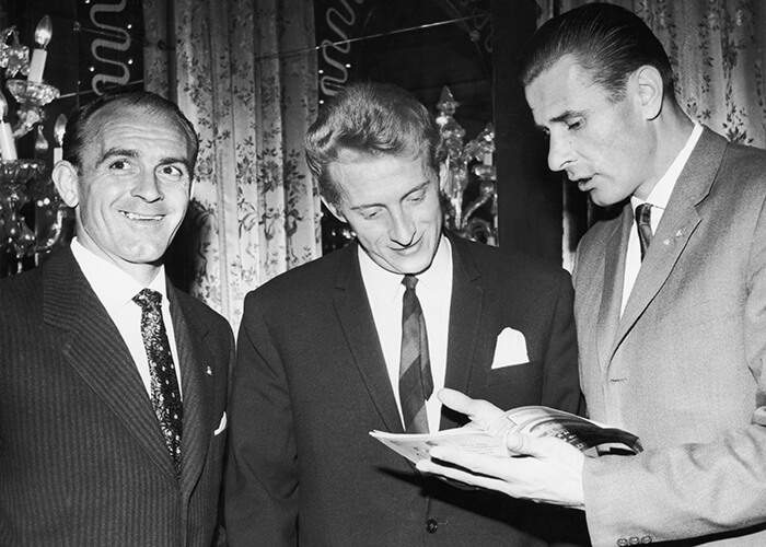 Left to right: Alfredo di Stefano of Argentina, Scotland&#39;s Denis Law and Yashin at a dinner at the Cafe Royal in London on 23 October 1963