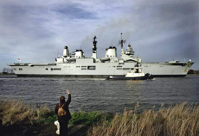 2011年，無敵級航母「皇家方舟號」退役