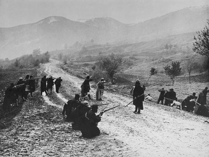 Macedonians on the road to Salonica during the Balkan war of 1913&amp;nbsp;