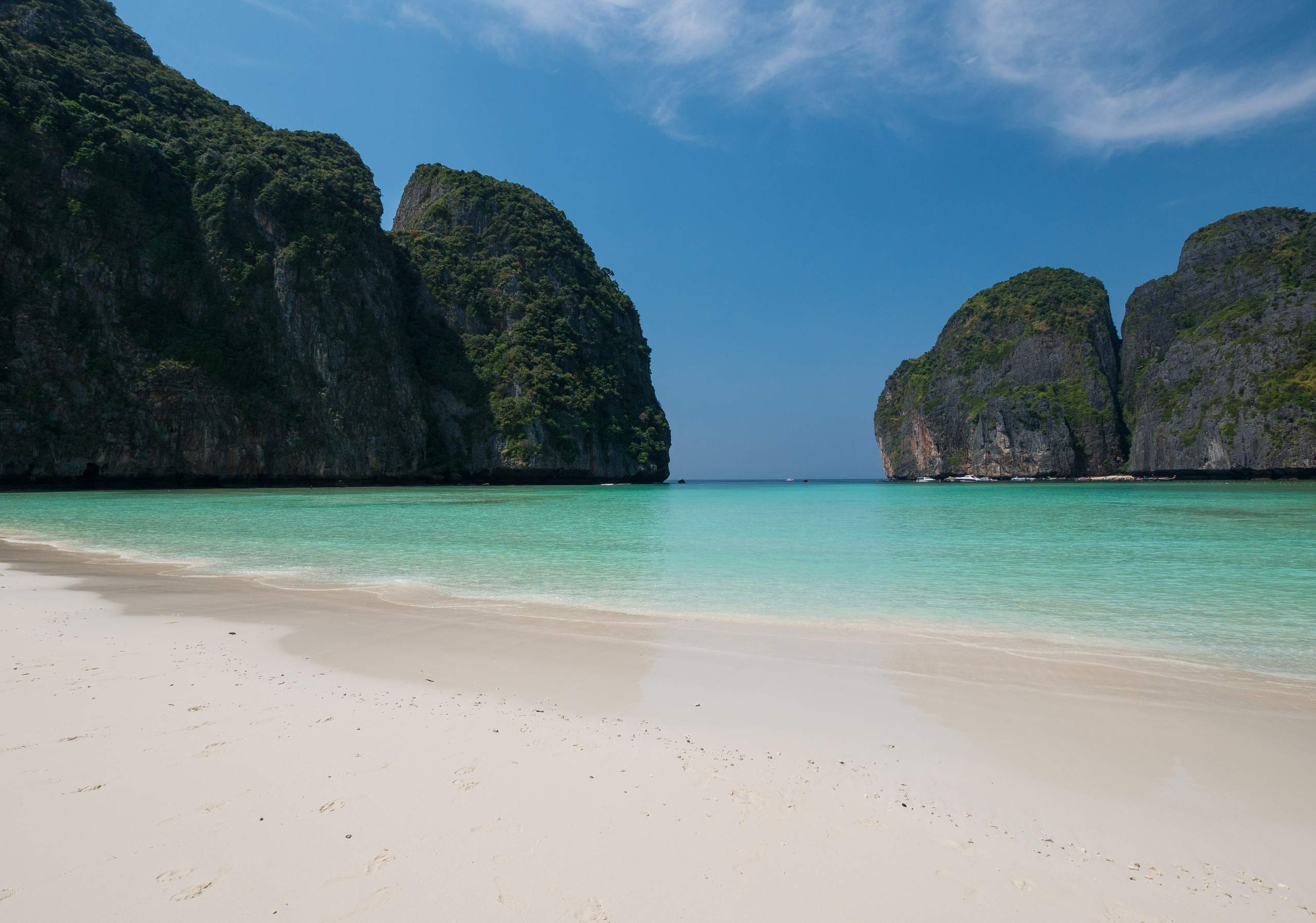 The beach nobody can touch - BBC News