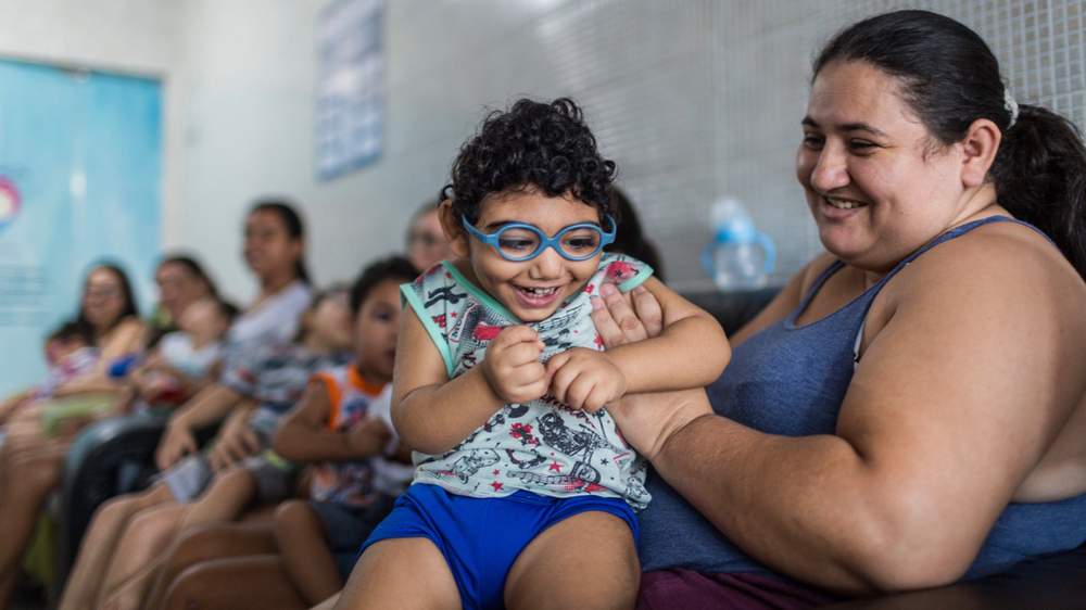 As crianças atendidas na clínica apresentam uma série de deficiências, motoras, cognitivas, visuais e auditivas