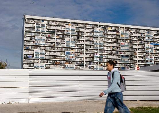 Tower block in la Cite des 4000 in La Courneuve in the Paris suburbs