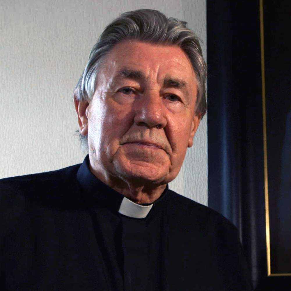 كان الأب كيغانس قد انتقل مؤخرا إلى لوكربي