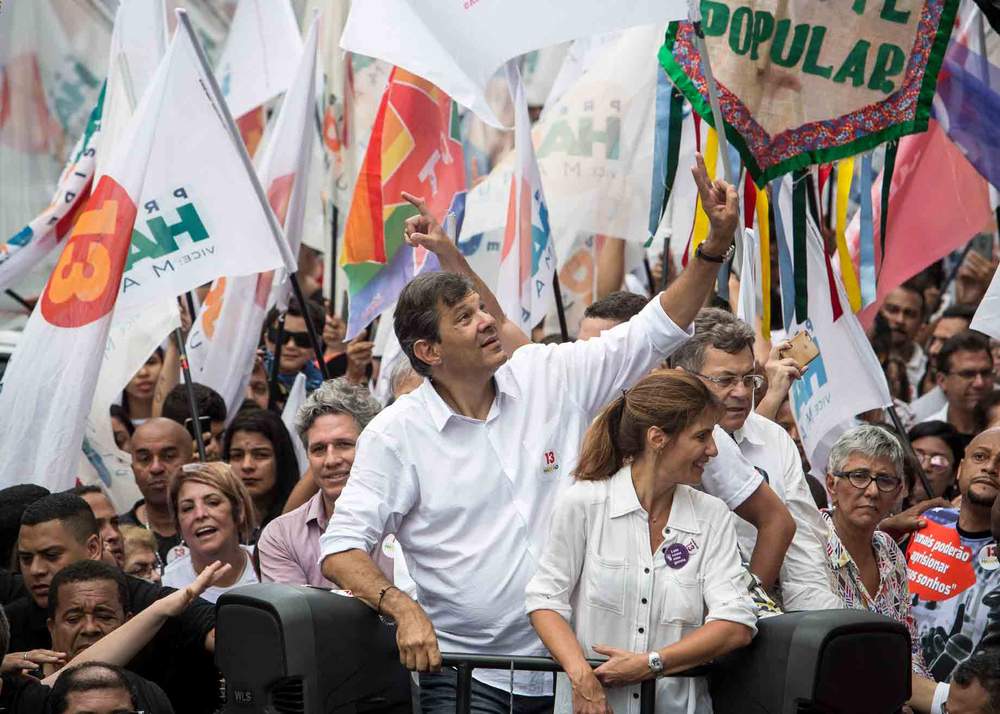 Presidential candidate Fernando Haddad (C)&amp;nbsp;